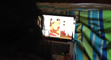 sex x.com Anh chàng quản lý để cưỡi clip xex gà của một cô gái.